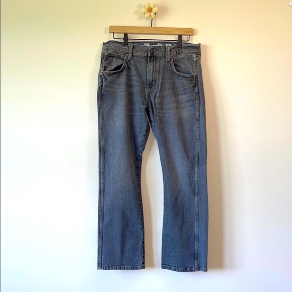 Wrangler Gray Straight-Leg Jeans Versatile Style - Picture 1 of 14
